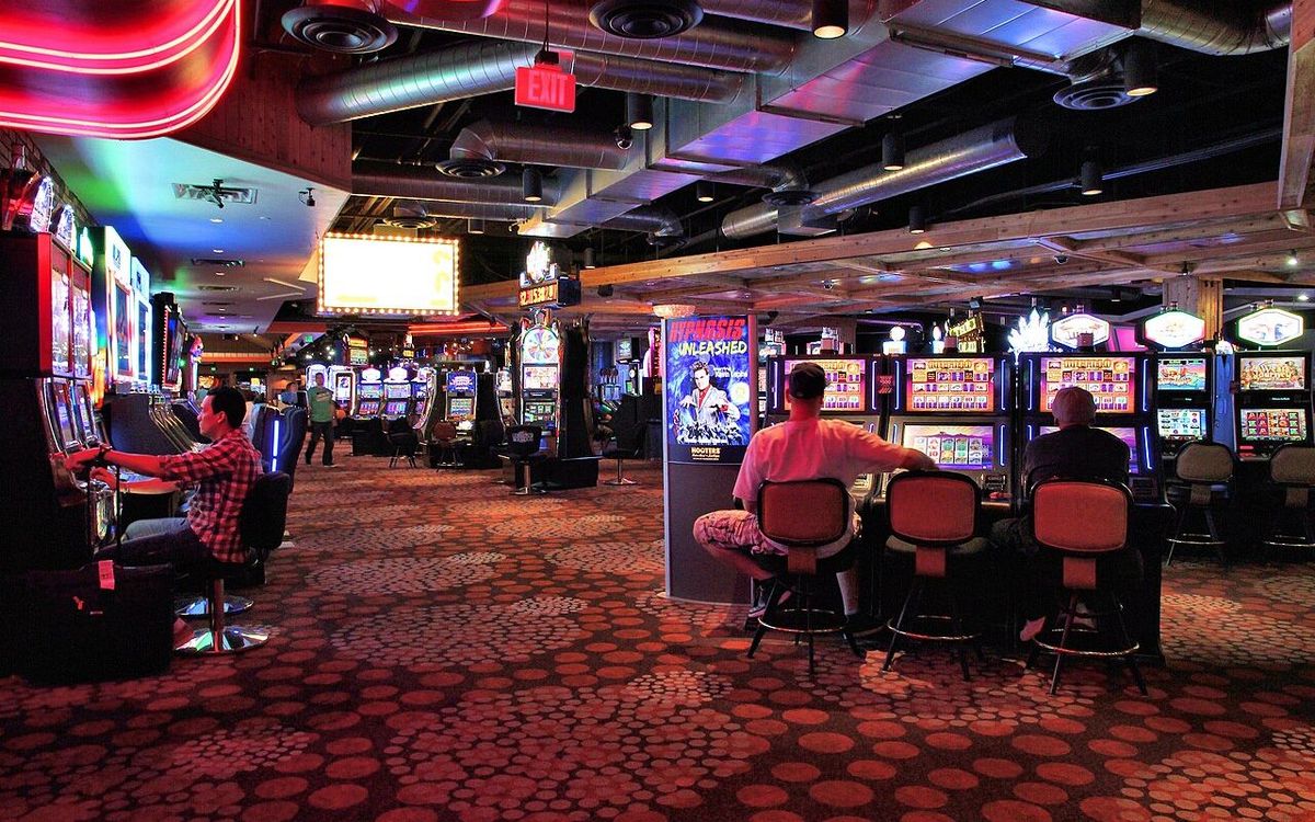 07 Las Vegas OYO Hotel and Casino, formerly known as Hooters Casino Las Vegas - slot games casino floor