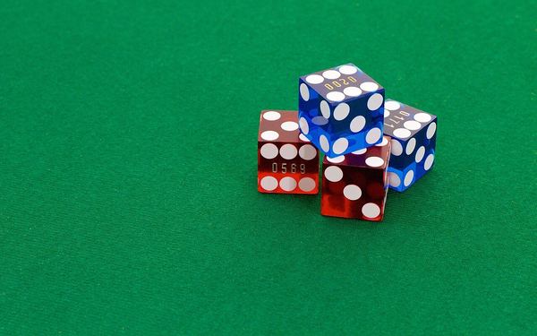 Casino Dice (11275288753)